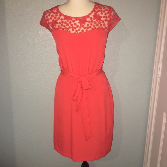 Guess Dresses & Skirts - Guess Slip On Embroidered Dress Tie Waist Stretch